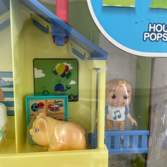 Cocomelon pop and play travel house figures toys playset - Picture 6 of 9